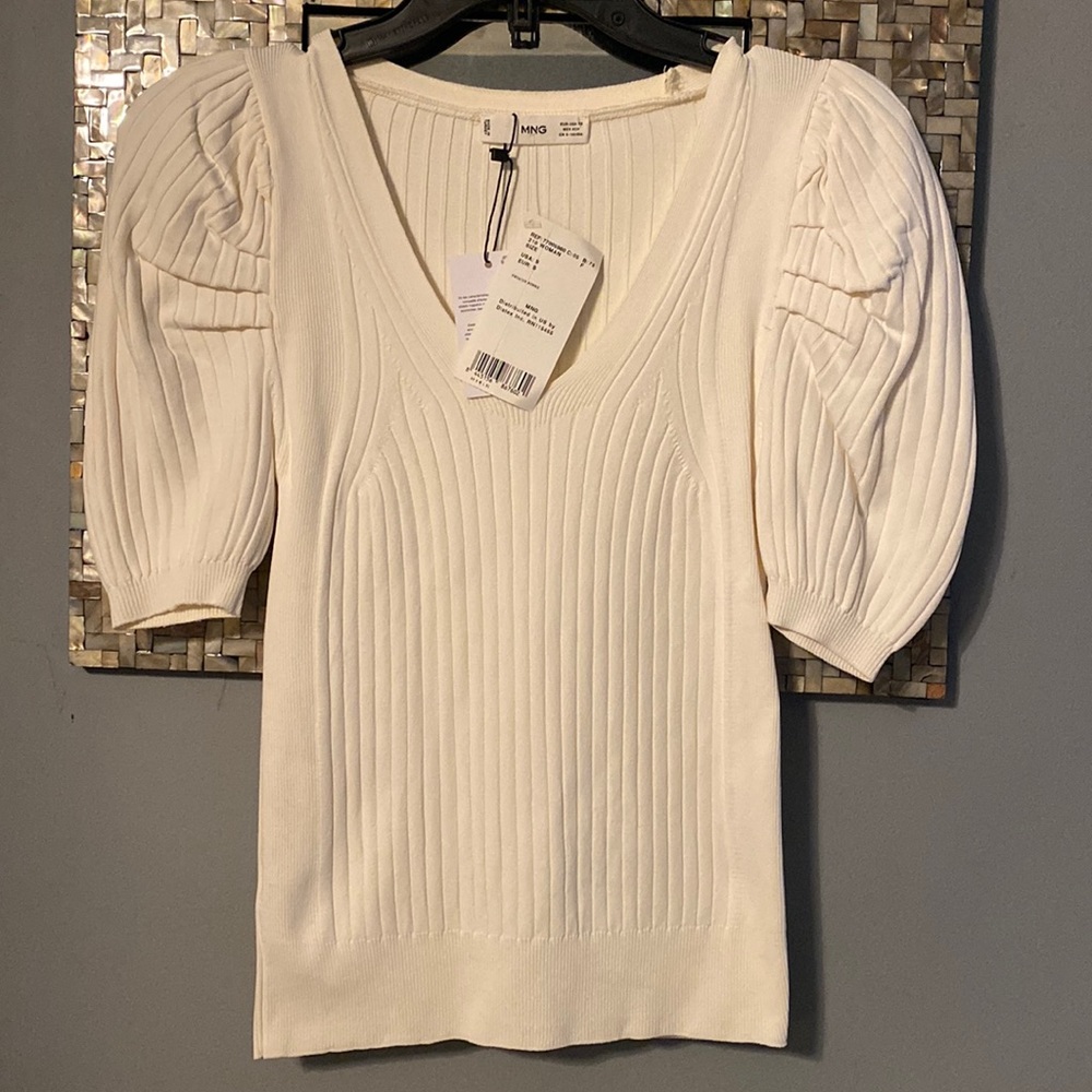 NWT MANGO Cream puff sleeve v-neck top // SZ S